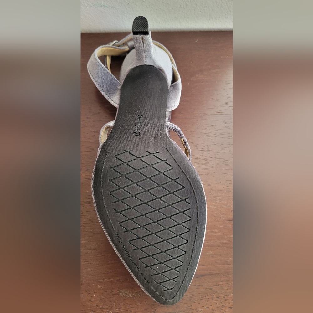 Rialto Women's Elegant Gray Heels - Picture 9 of 12